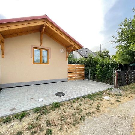 Ibolya Apartman Csisztapuszta Exterior photo